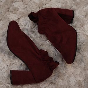 New Lov Mark wish burgundy suede cinched shoes
